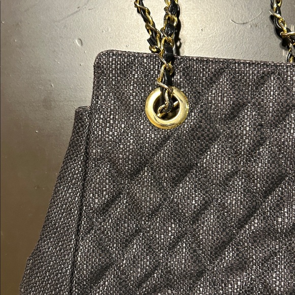 Neiman Marcus collection - Elegant Black Quilted Chain Strap Bag - Picture 7 of 10